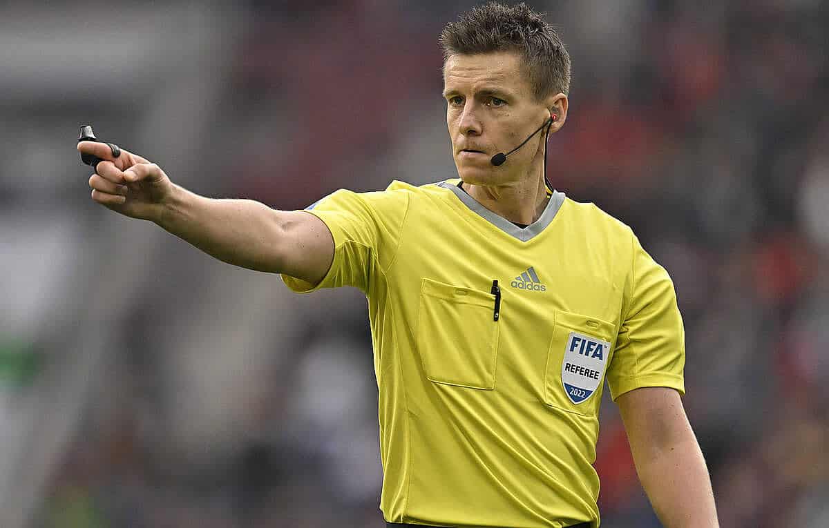 brigadă de arbitri din germania la meciul dintre slovacia și românia de miercuri la euro