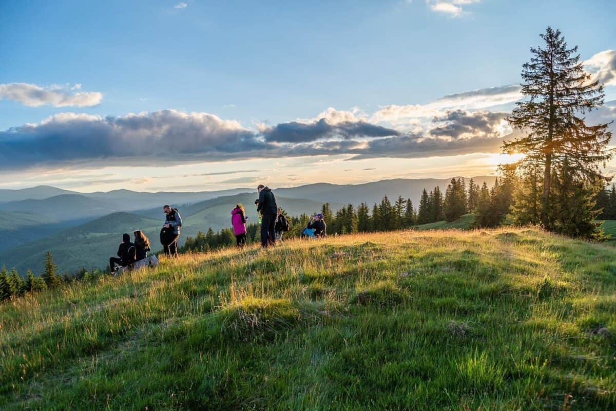 povestea sibiencei care a lăsat o multinațională ca să devină specialist certificat în "băi de pădure" la sibiu