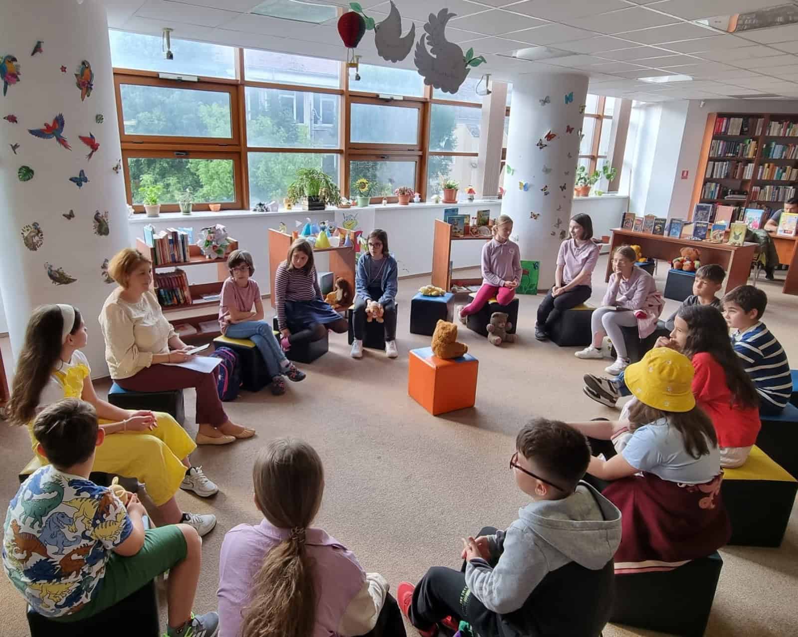 biblioteca astra sibiu a sărbătorit ziua copilului cu activități educative și creative pentru copiii din oraș și județ (foto)