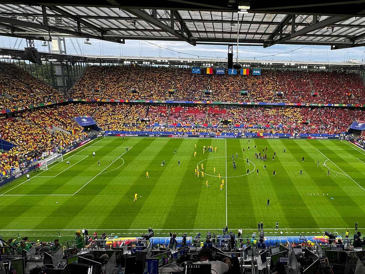 live video foto euro 2024: peste 30.000 de români au invadat koln-ul la meciul româniei. belgia învinge cu 2-0!
