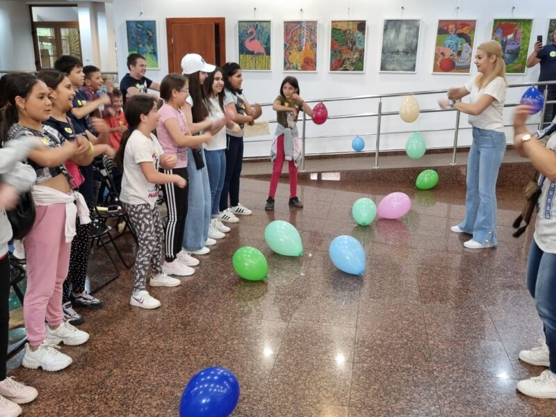 biblioteca astra sibiu a sărbătorit ziua copilului cu activități educative și creative pentru copiii din oraș și județ (foto)
