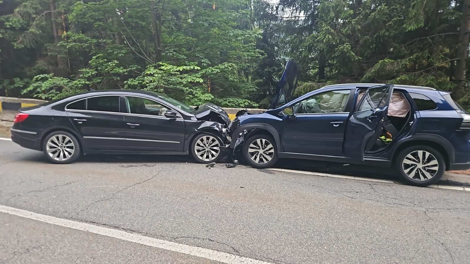 Accident pe Transfăgărășan cu 2 răniți printre care și un cetățean străin (foto)