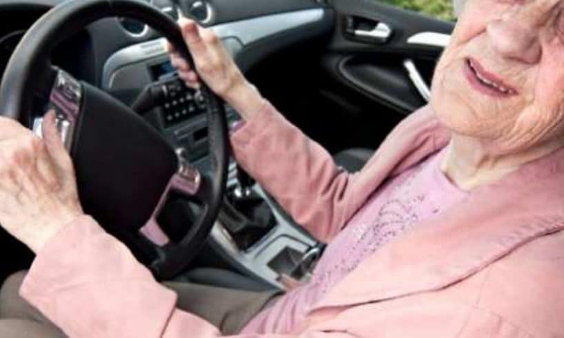 bătrânică din nocrich prinsă la volan în trafic cu o alcoolemie de peste 1,1 la mie