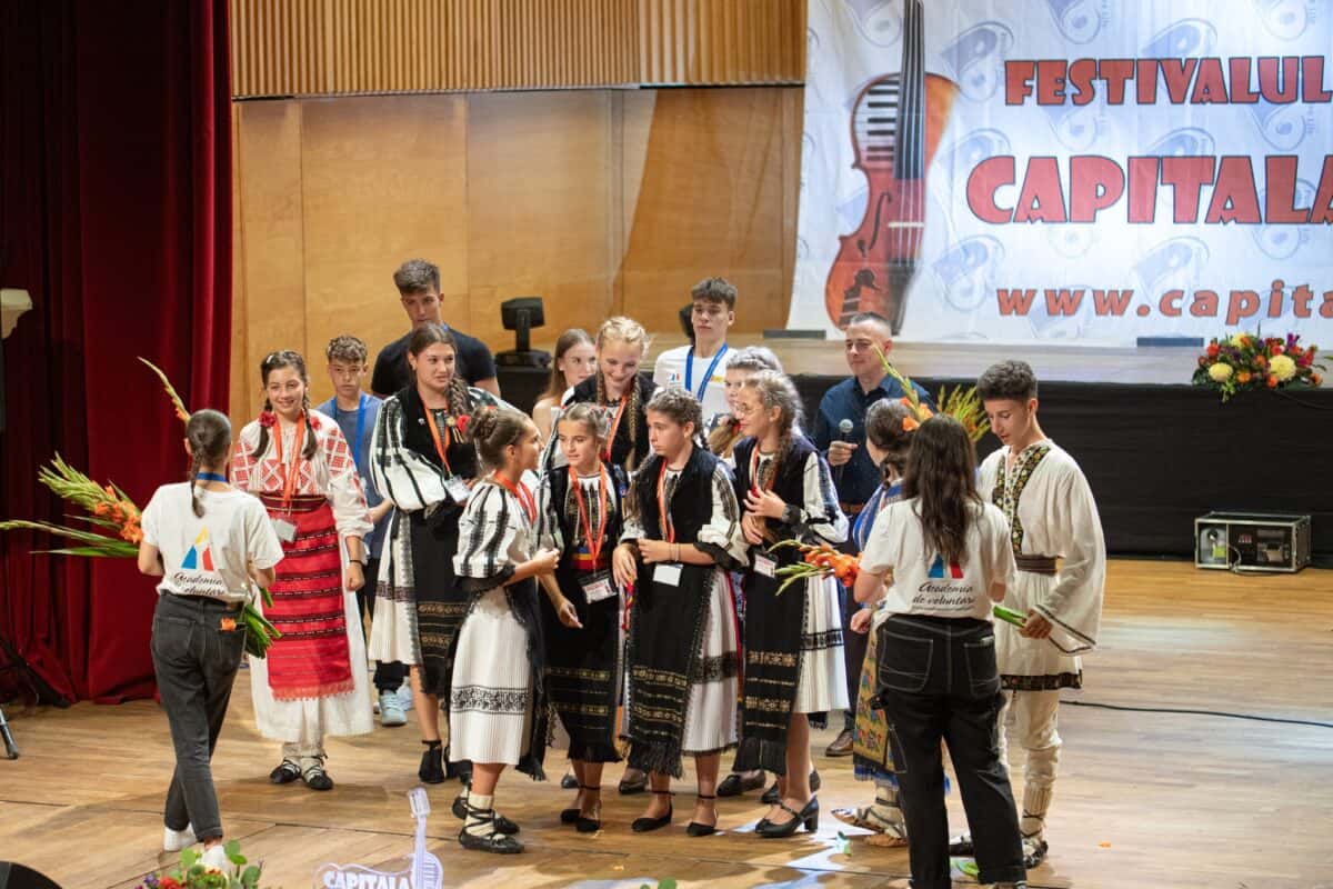 festival-concurs de muzică pentru tinerele talente, organizat de două licee din sibiu
