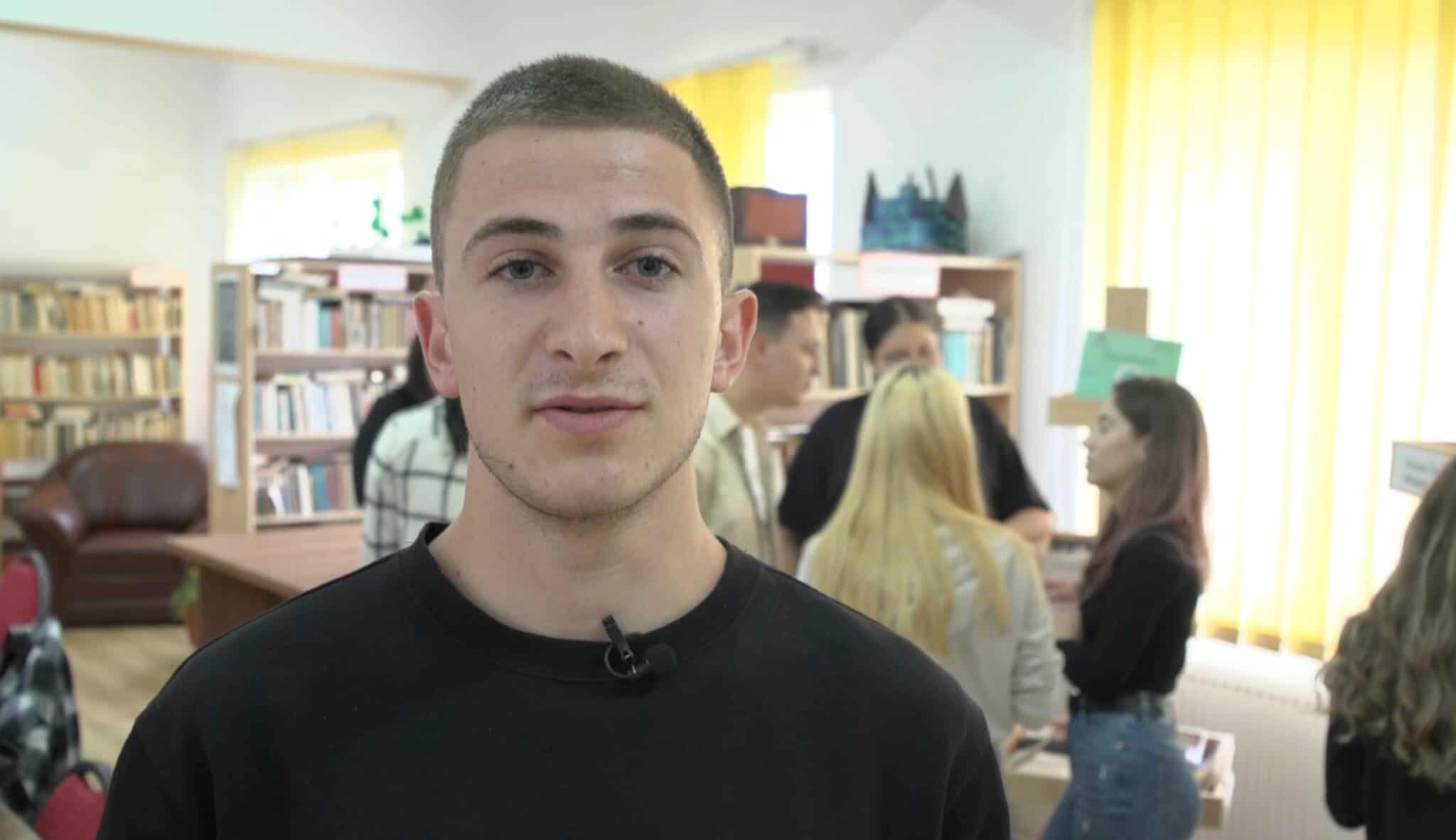 povestea de viață a primului elev de etnie romă care a terminat liceul din tălmaciu și vrea să meargă la facultate (video)
