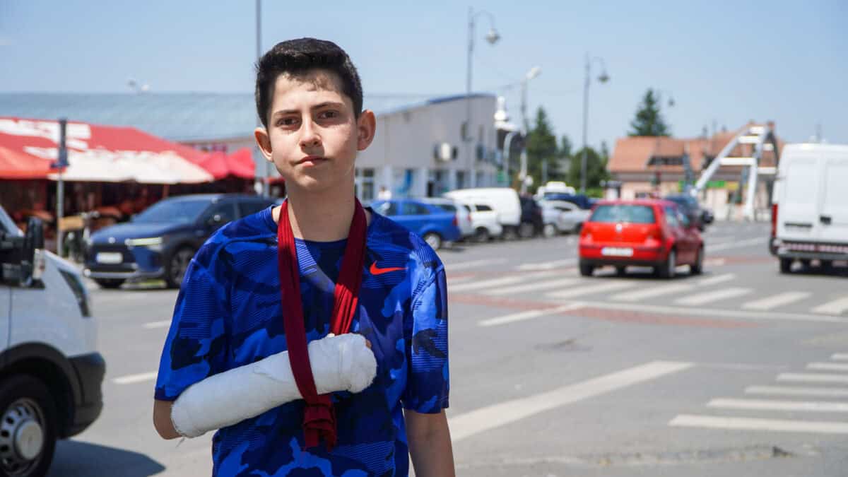 povestea băiatului de 14 ani din sibiu care și-a salvat prietenul de la înec. matei vrea să devină “erou” de meserie (foto video)