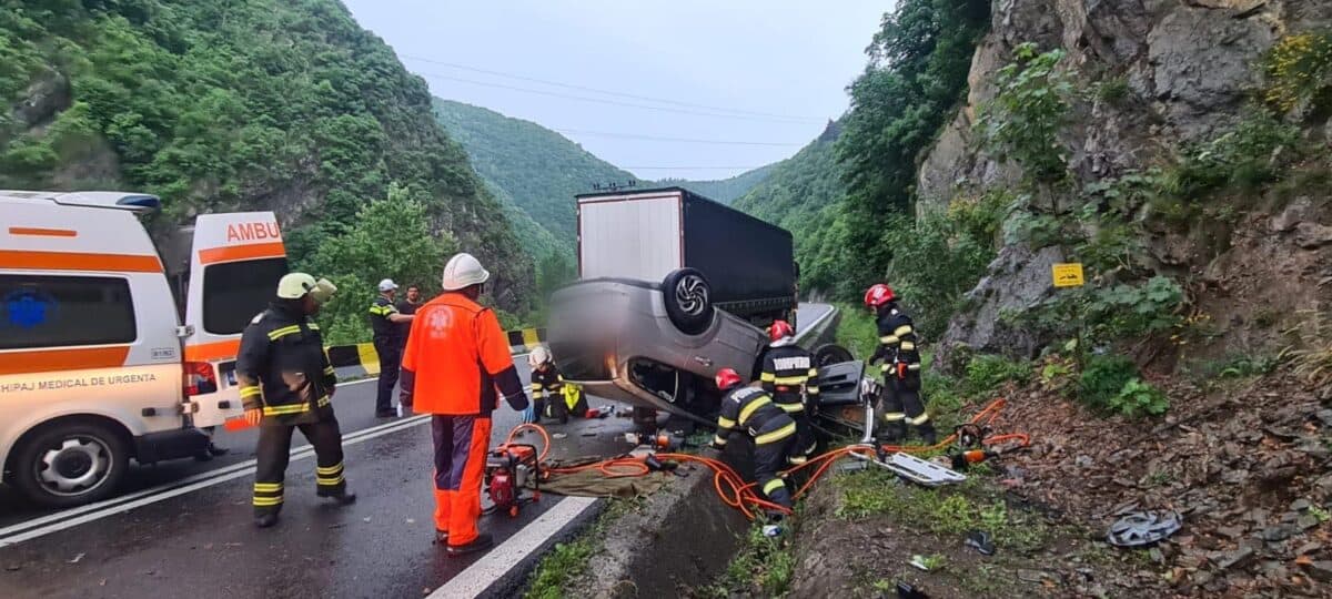 un șofer a murit într-un accident grav pe valea oltului