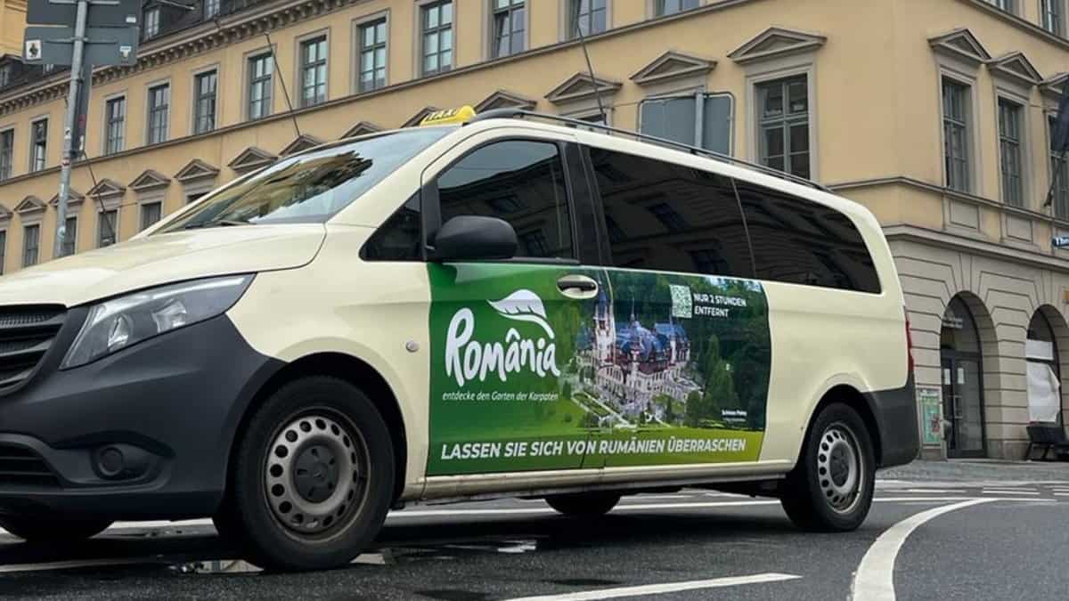 peste 600 de taxiuri colantate vor promova românia în timpul euro 2024 (foto)