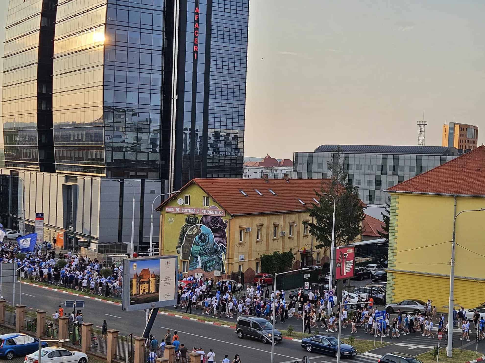 mii de fani ai corvinului hunedoara au ajuns la sibiu pentru returul cu maghiarii de la paks (video foto)