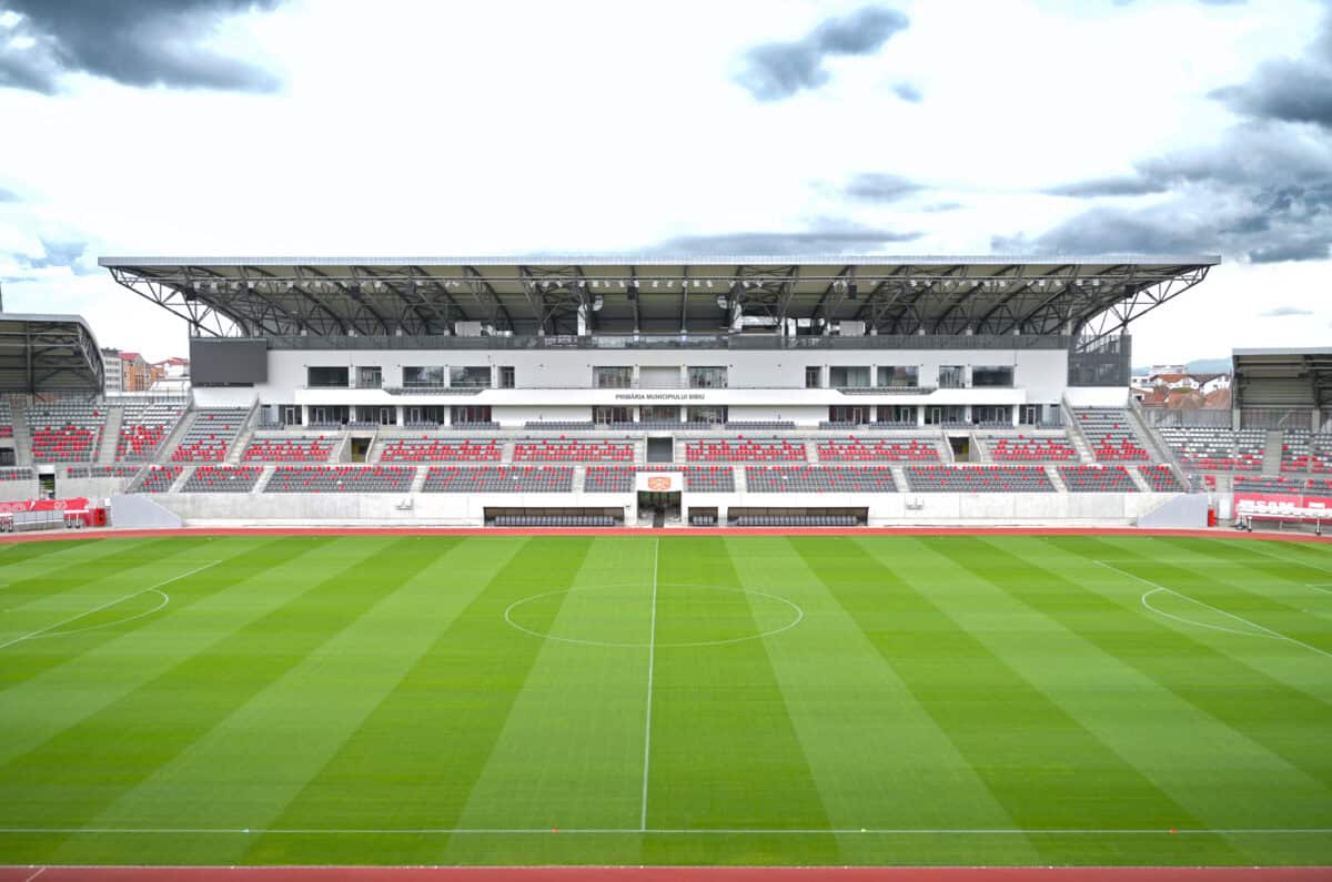 stadionul municipal sibiu, omologat de uefa pentru meciuri din cupele europene. cum arată acum noul gazon (foto)
