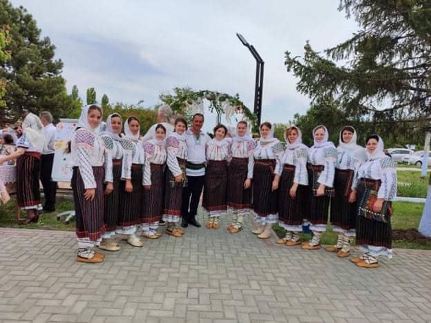 ansamblul folcloric „cimbrișor” aduce la sibiu cu tradițiile din republica moldova