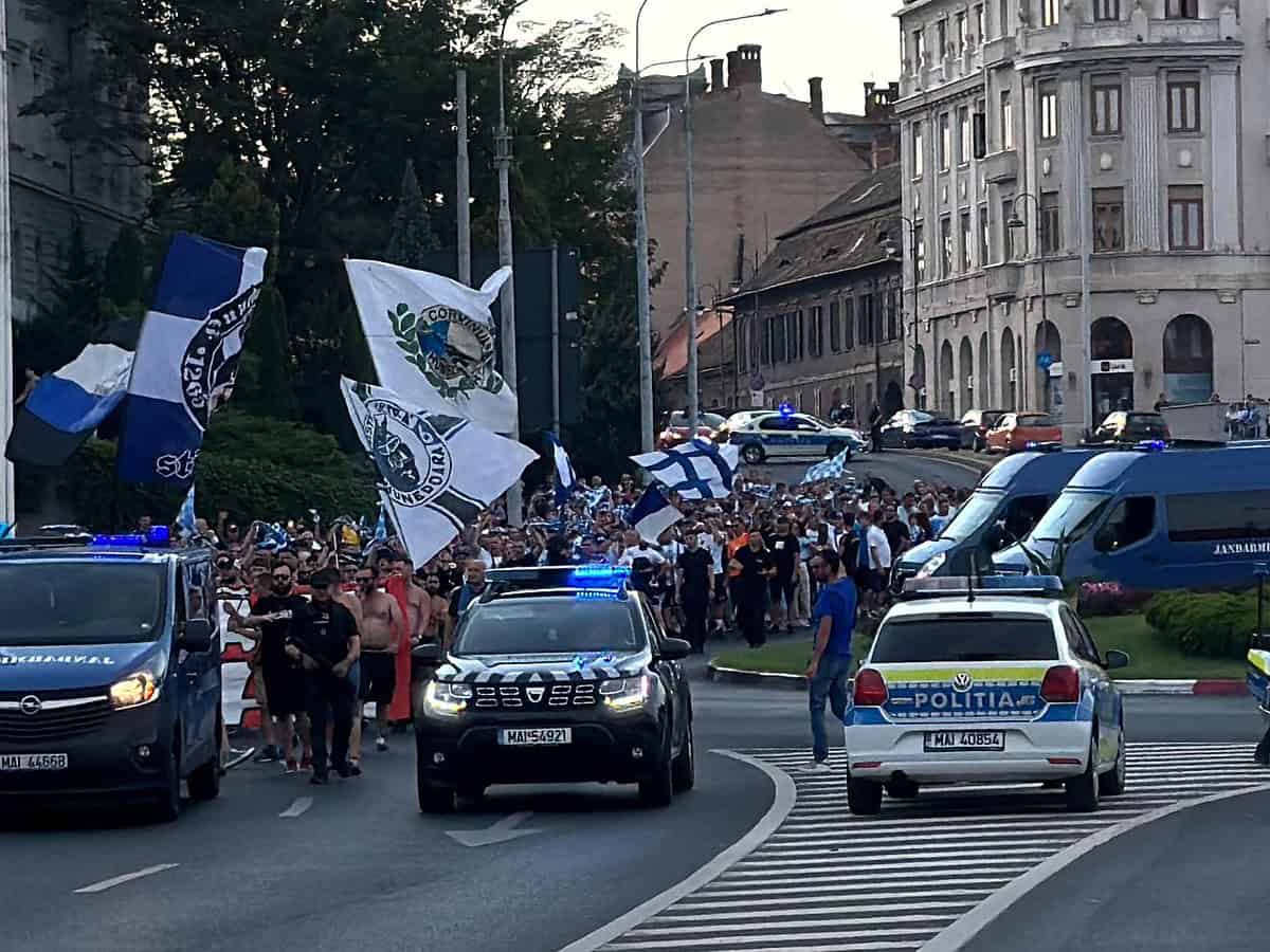 mii de fani ai corvinului hunedoara au ajuns la sibiu pentru returul cu maghiarii de la paksi (video foto)