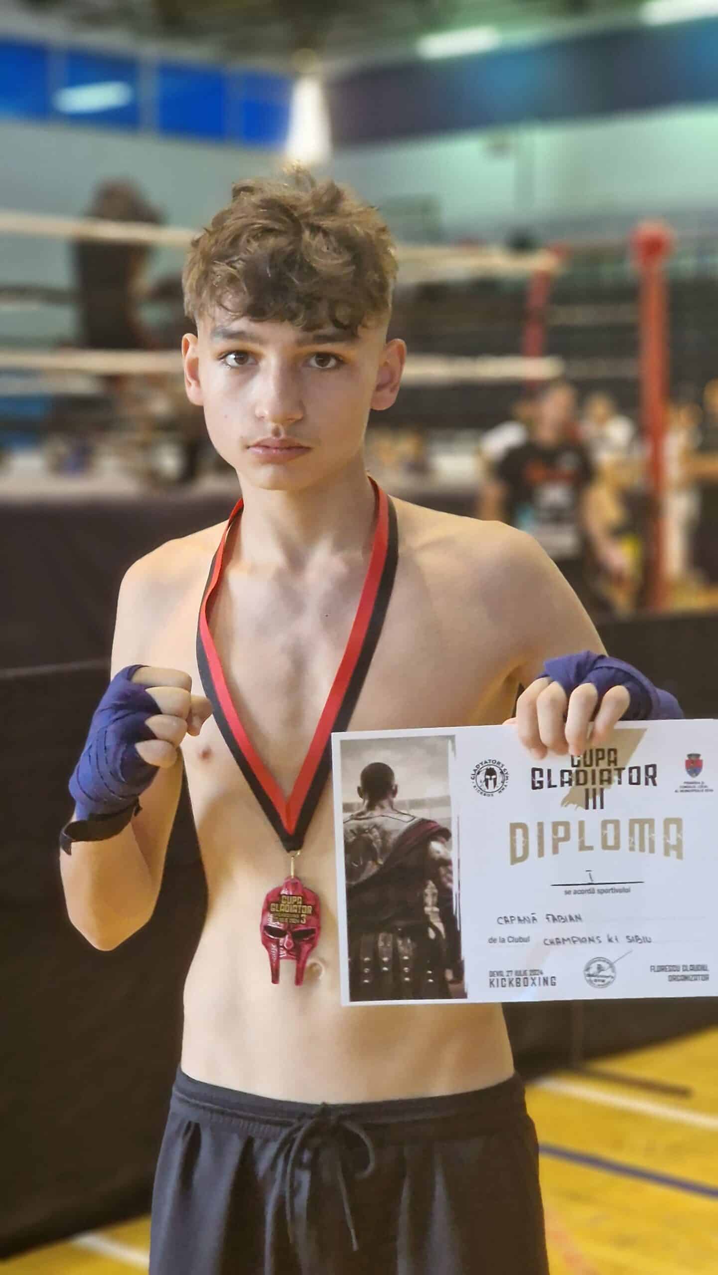 Kickboxerii de la Champions Sibiu, performanțe notabile la Cupa Gladiatorul de la Deva (foto)