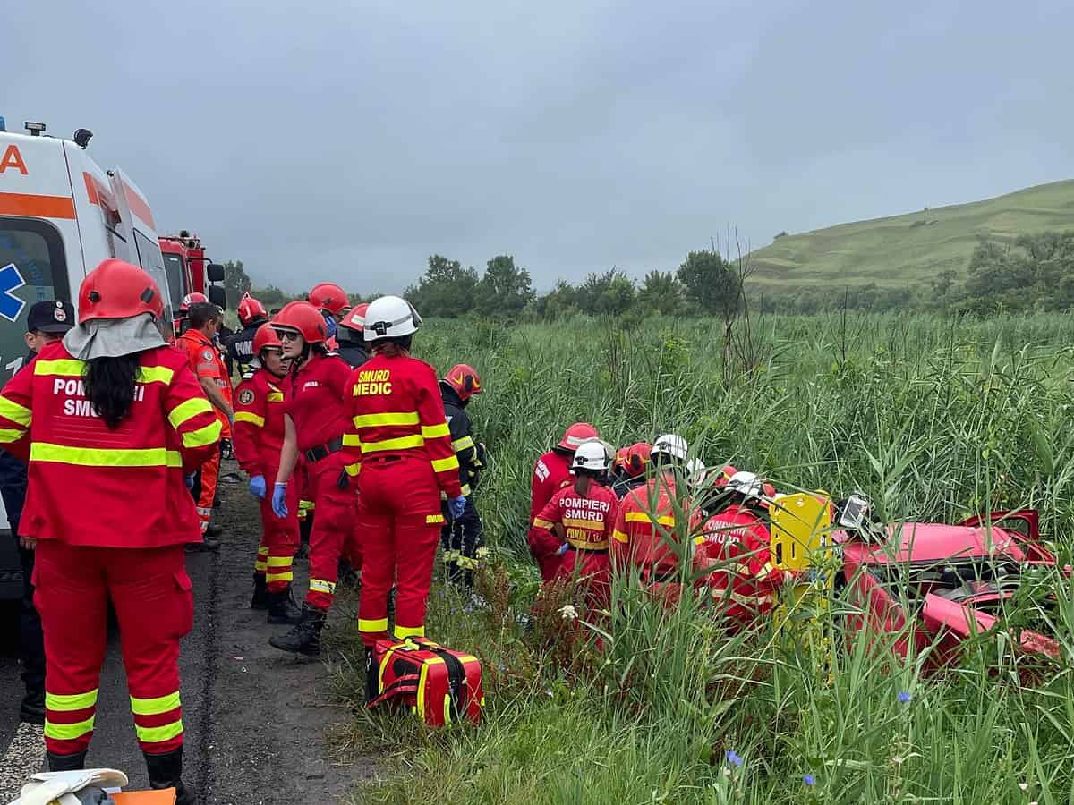 accident grav între două mașini și un tir pe dn14 între ruși și șeica mare (video, foto)