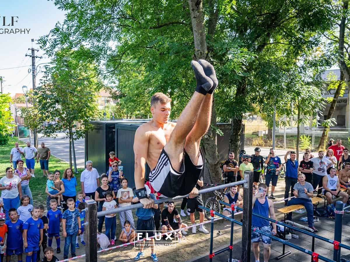 Competiție de Calisthenics la Sibiu. Sportivi din toată țara se întrec la tracțiuni, flotări, genuflexiuni și plank (video, foto)