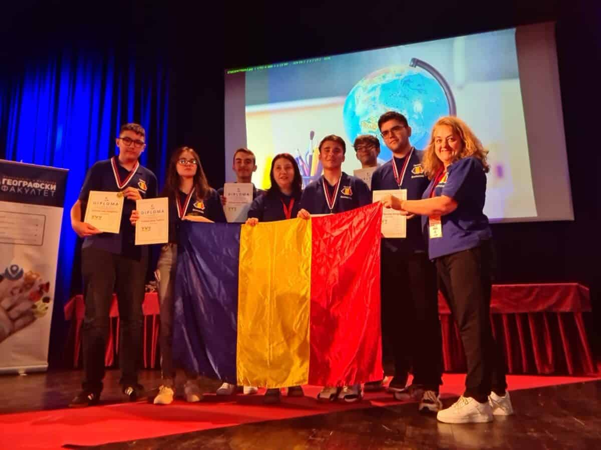 doi elevi sibieni de la "gheorghe lazăr" au luat medalii de argint la olimpiada europeană de geografie