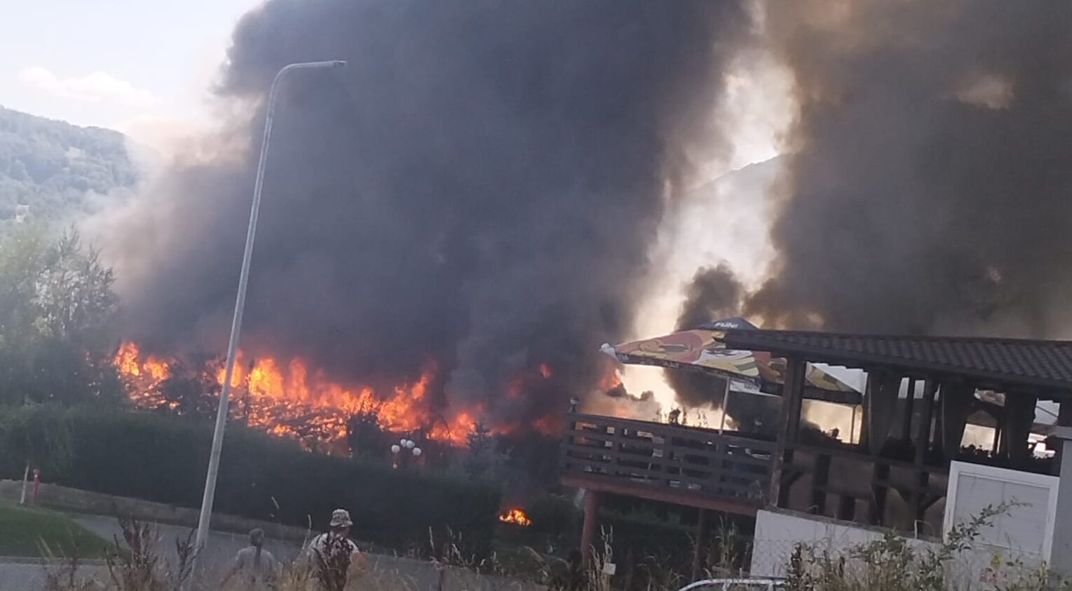 incendiu devastator la unul dintre cele mai cunoscute restaurante din județul vâlcea (foto)