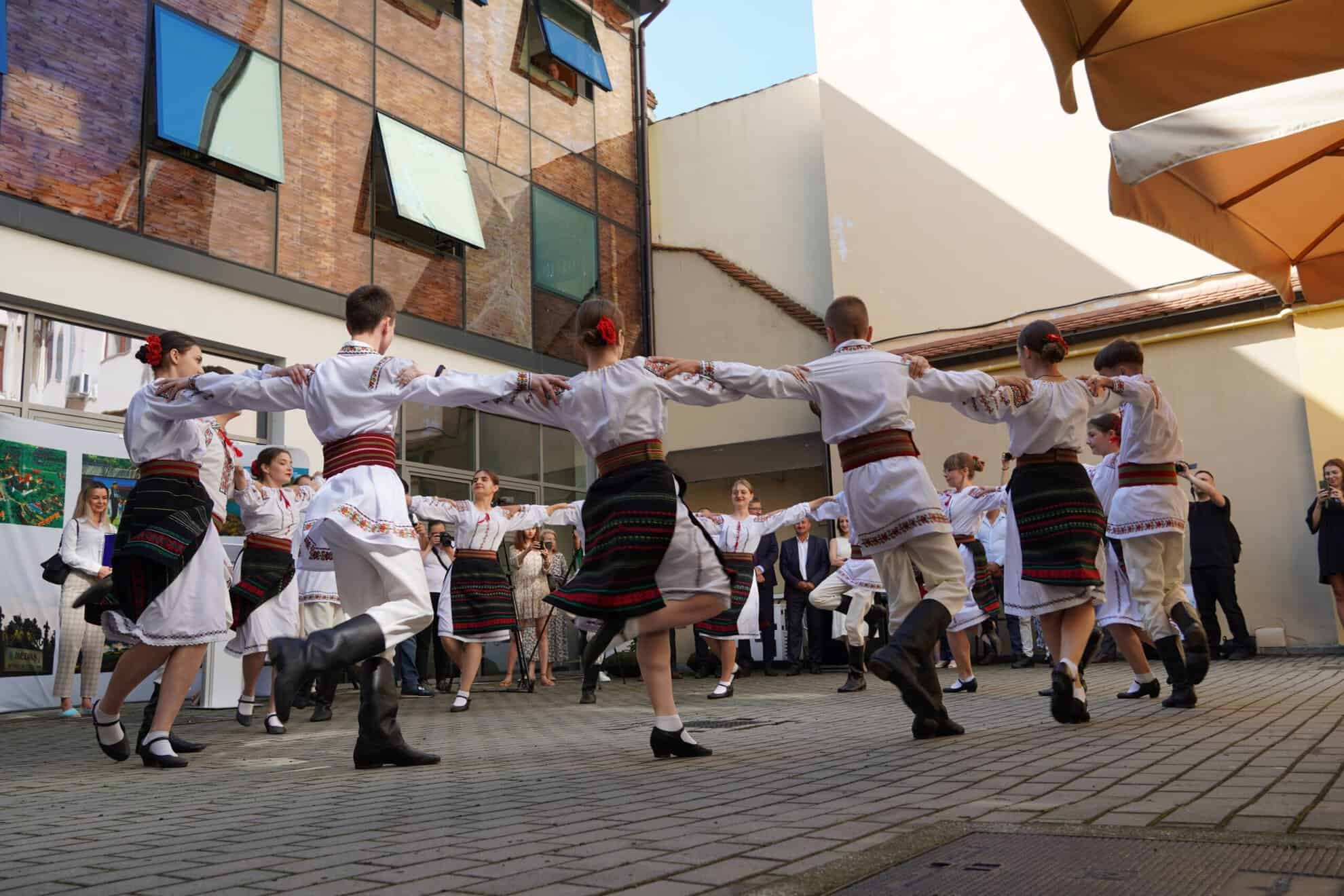 Sibiu găzduiește Festivalul 'Sfântă ni-i vatra!' dedicat culturii și meșteșugurilor din Republica Moldova