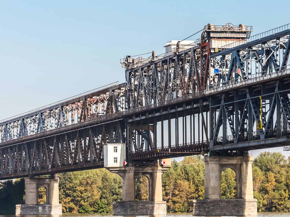 restricții în trafic timp de 2 ani pe podul giurgiu - ruse. lucrările încep miercuri