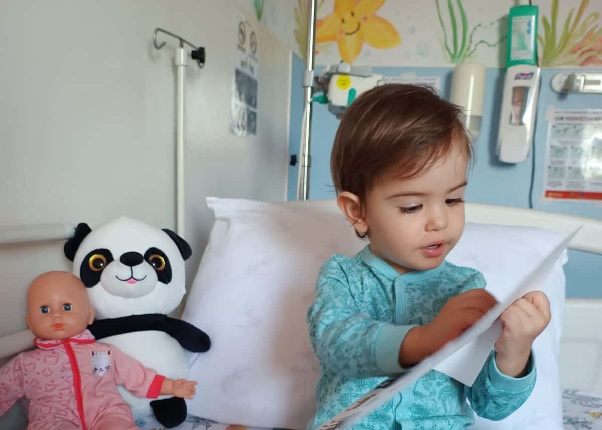 târg caritabil pentru rebecca, fetița de doi ani din sibiu care luptă cu o boală nemiloasă