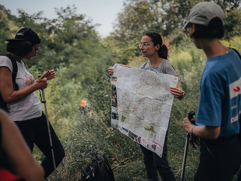 o bucureșteancă a dat capitala pe liniștea colinelor din zona mediașului. ioana s-a făcut ghid de drumeții: ”mi s-a îndeplinit visul”