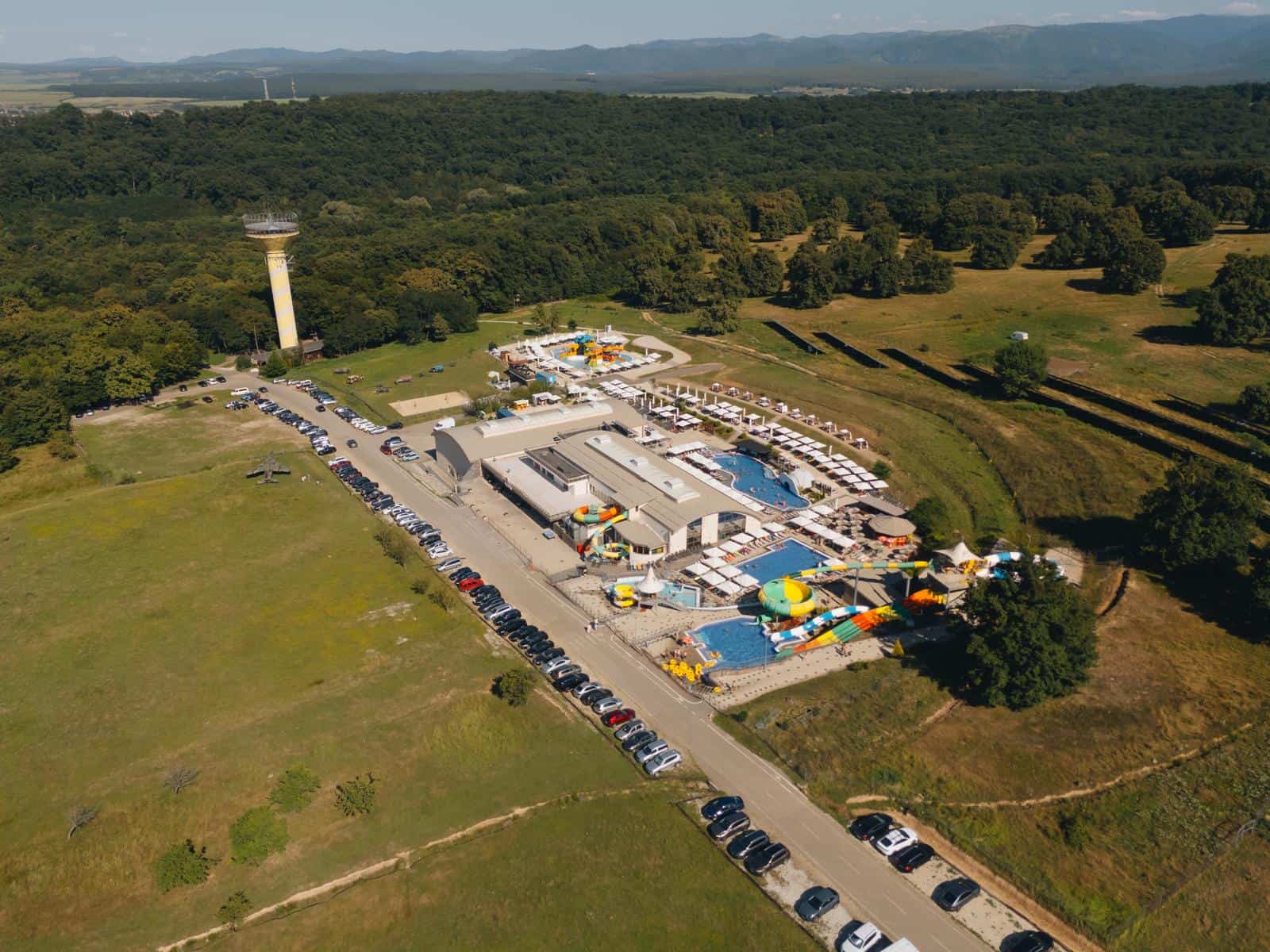 marius cristescu, bega turism: pentru dezvoltarea turismului din românia este important să se termine autostrăzile. bucureştenii vor ajunge mai rapid la parcul de distracţii din orăştie după ce se va finaliza autostrada sibiu-piteşti