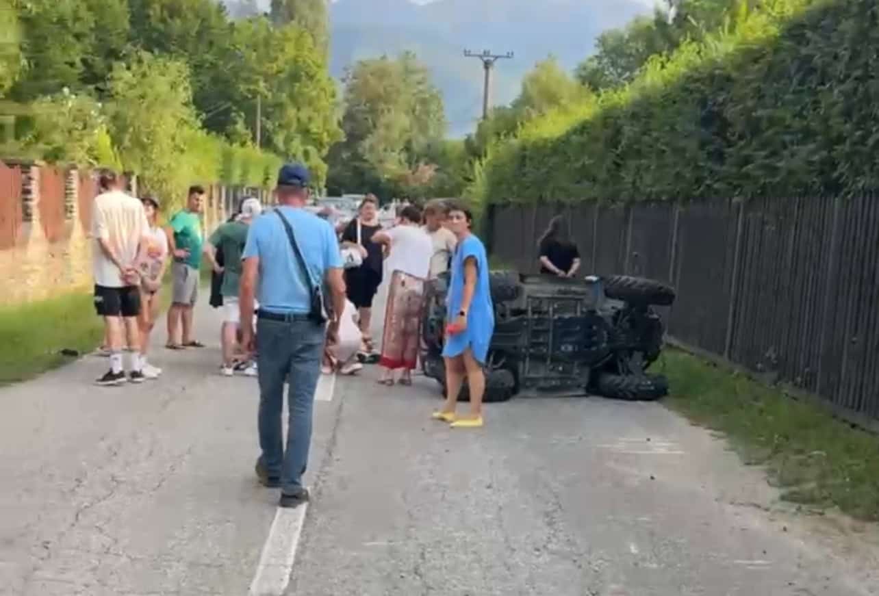 ATV răsturnat pe Valea Avrigului și o tânără rănită. Își făcea selfiuri cu iubitul ei (video)