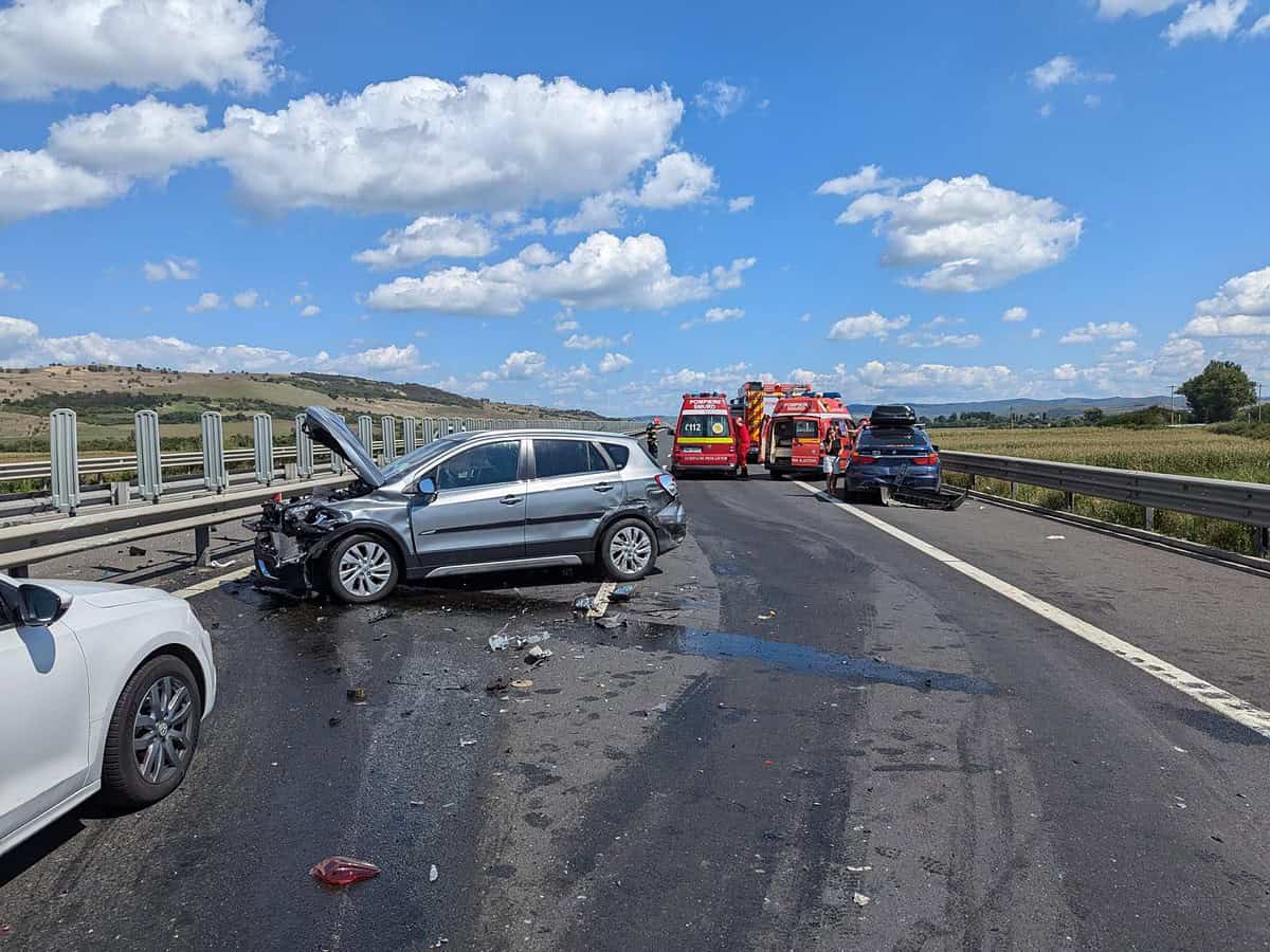 update accident cu 17 persoane rănite pe a1 în zona miercurea sibiului: 5 persoane au fost duse la spital (foto)