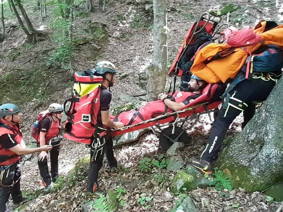 salvamontiștii din sibiu intervin pentru salvarea unui turist rănit în canionul valea lui stan