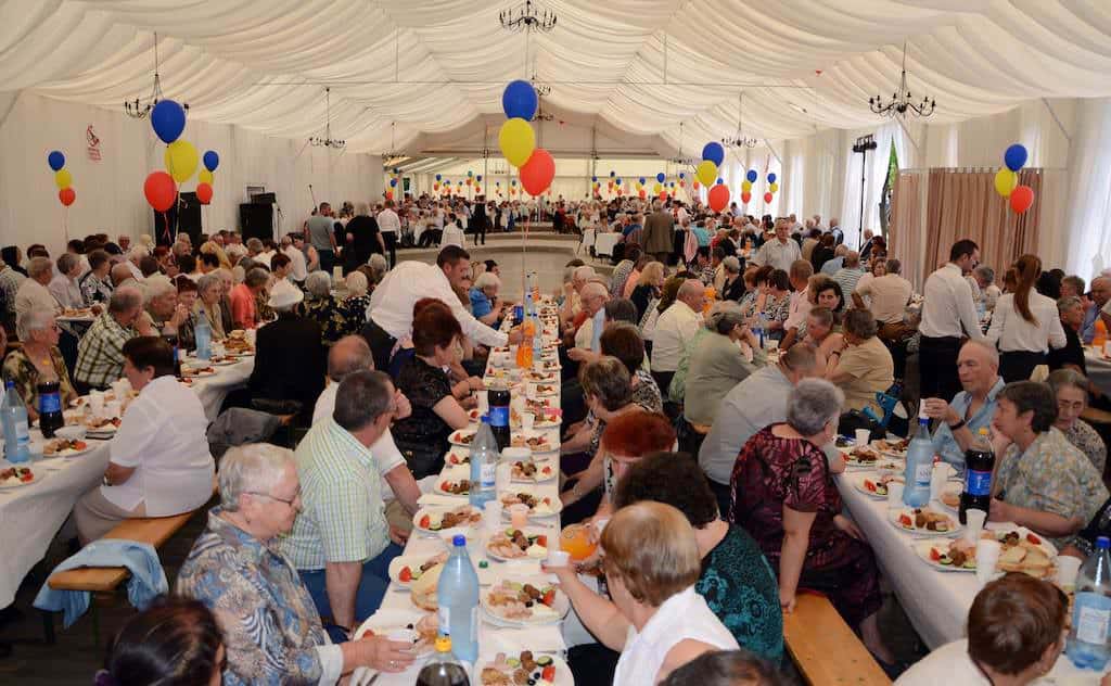 pensionarii din cisnădie rămân fără ”tradiționalele” petreceri făcute de primărie. viitorul primar are o altă viziune