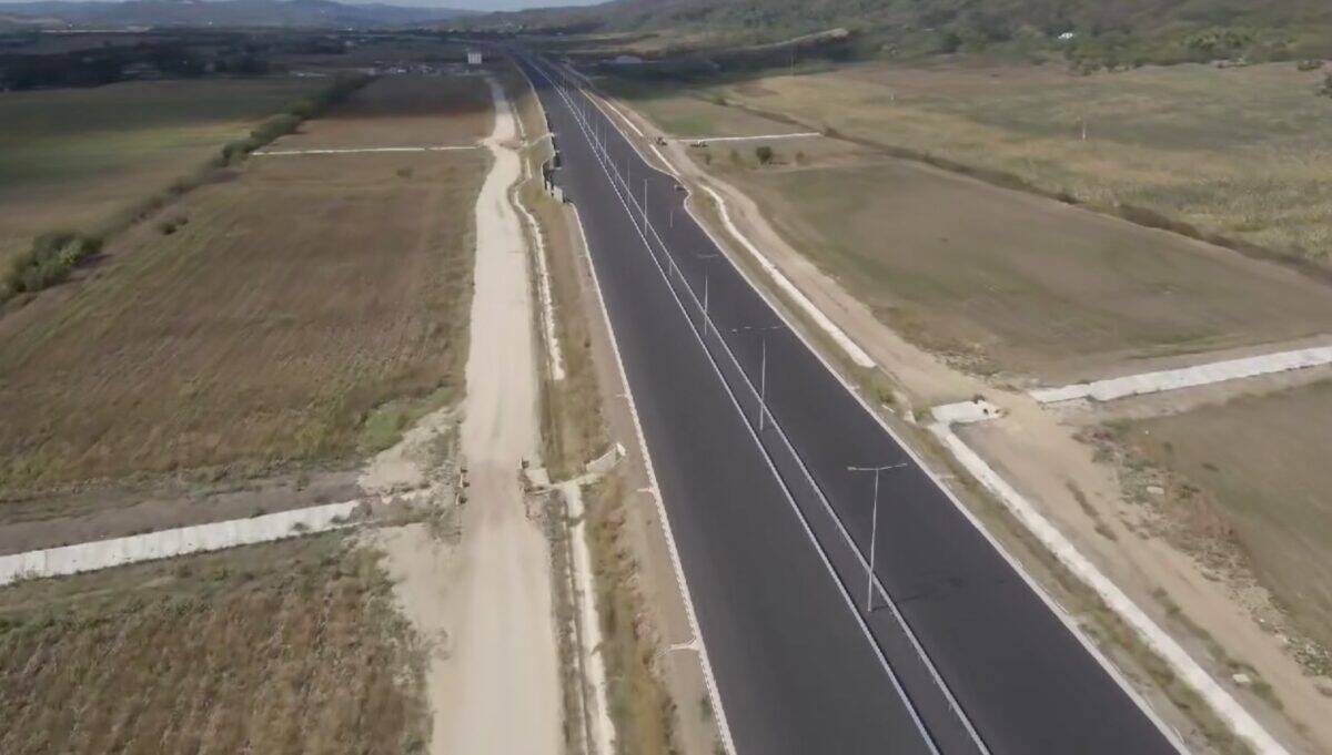 Lotul 5 al Autostrăzii Sibiu-Pitești, gata în proporție de aproape 80%. Grindeanu: „Progres bun” (video)