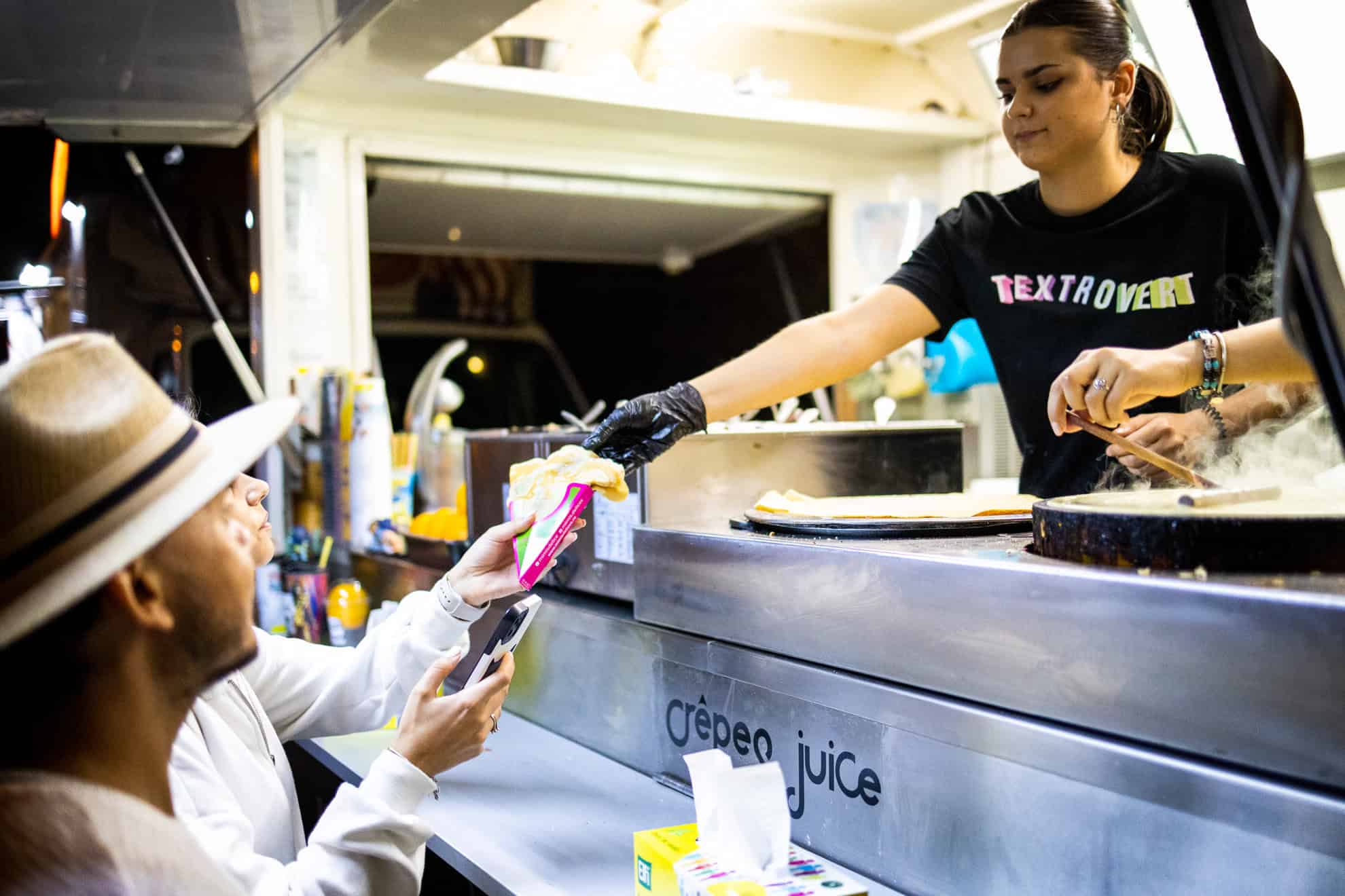 Începe cel mai cunoscut street food festival din Sibiu.  Zeci de food truck-uri ”parchează” la Foodie, pe cea mai frumoasă stradă din oraș