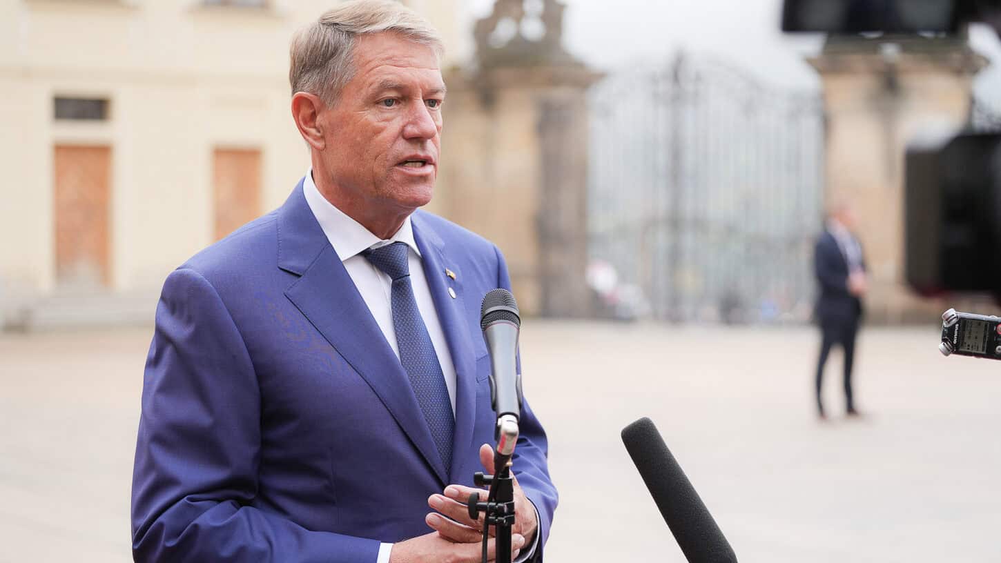 Două școli din Sibiu decorate de Klaus Iohannis de Ziua Mondială a Educației