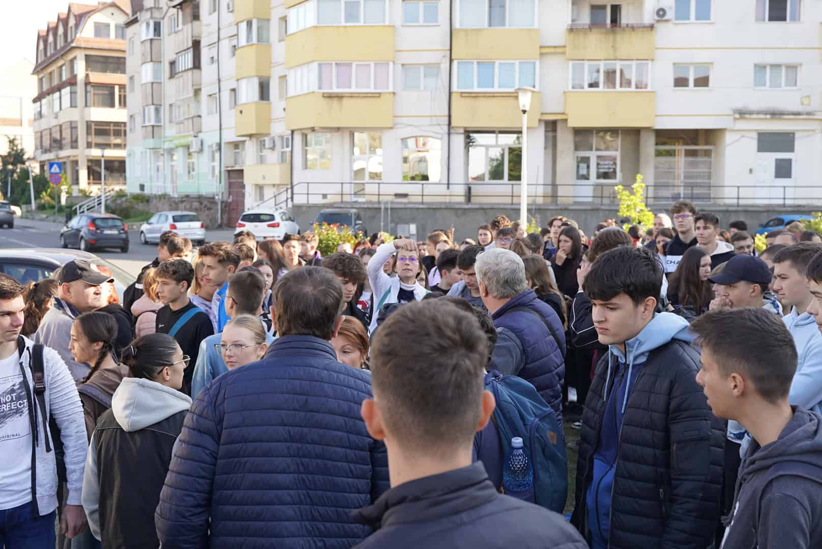 Peste 700 de voluntari prezenți sâmbătă dimineață la „Let’s do it, Mediaș!” (foto)