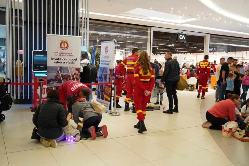 Peste 1100 de persoane au participat la prima ediție a "Maratonului Resuscitării" (foto)