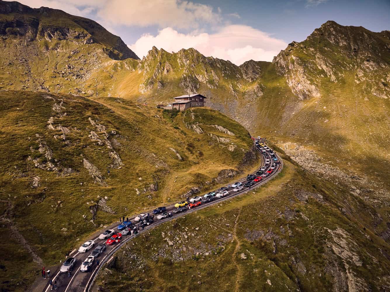 Imagini spectaculoase de la întâlnirea Porche România de pe Transfăgărășan (video)