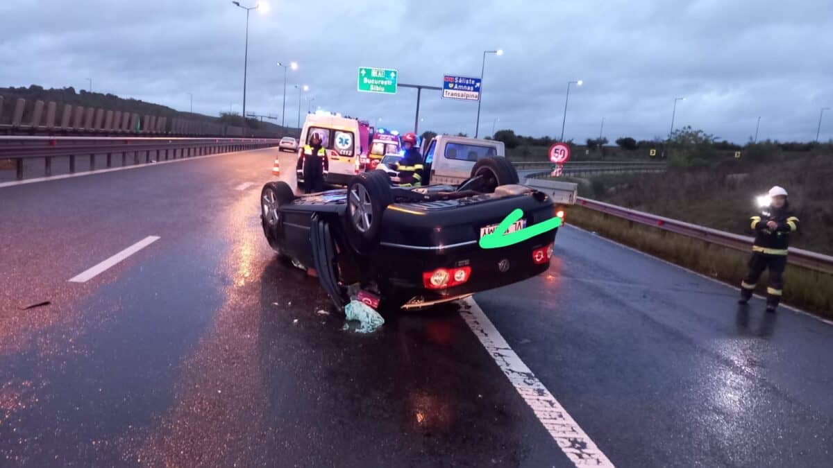 Accident pe autostrada A1 la Săliște. Un șofer a adormit la volan (foto)