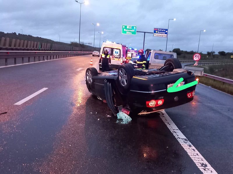 Accident pe autostrada A1 la Săliște. Un șofer a adormit la volan (foto)