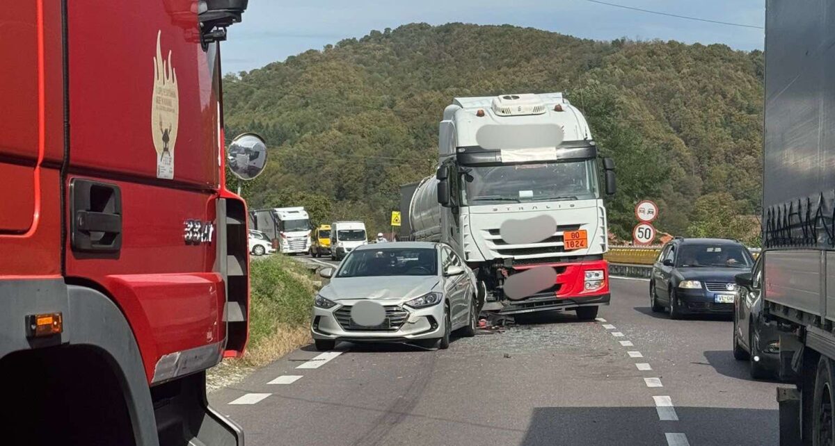 Accident cu 3 persoane rănite pe DN7 între Sibiu și Rm.Vâlcea (foto)