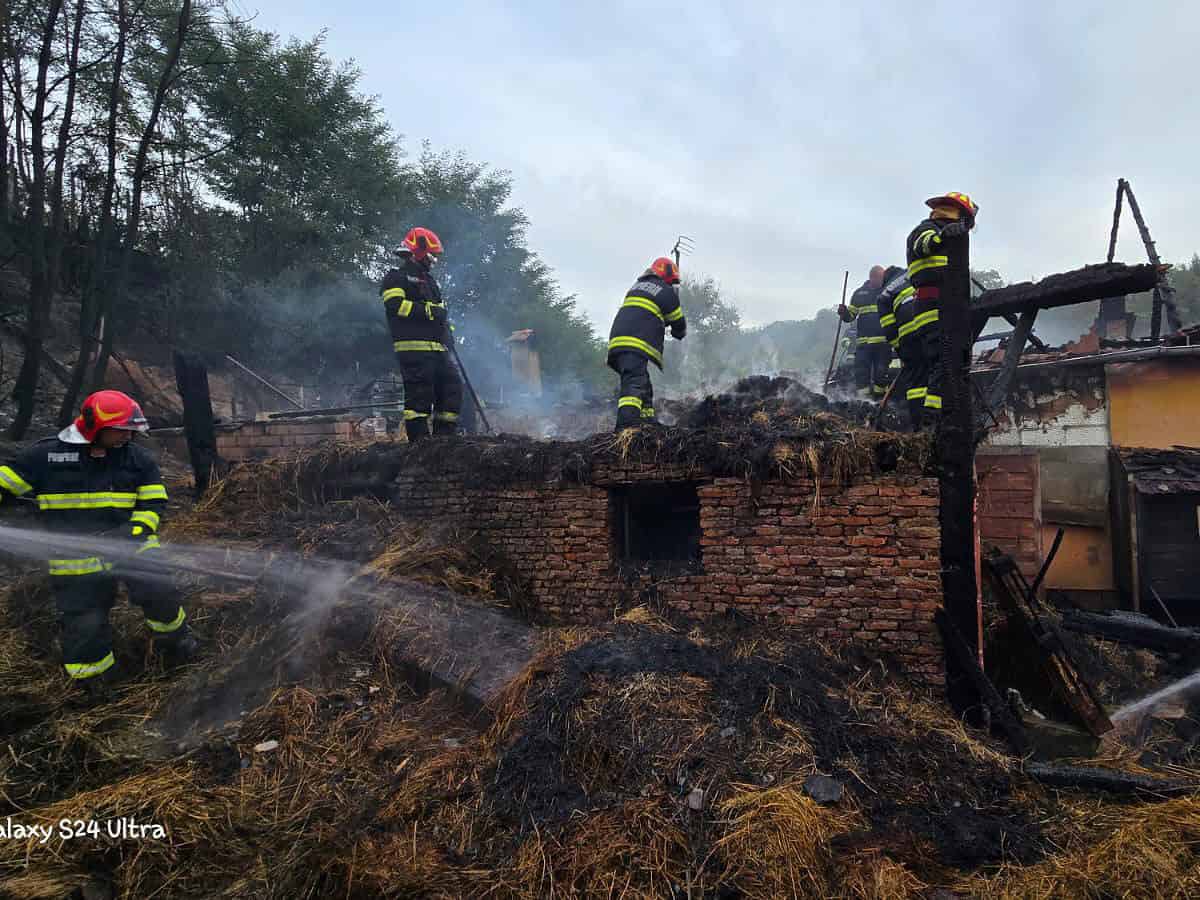 Apel la solidaritate. Familia Hotea din Moșna și-a pierdut casa în urma unui incendiu puternic și are nevoie de ajutor