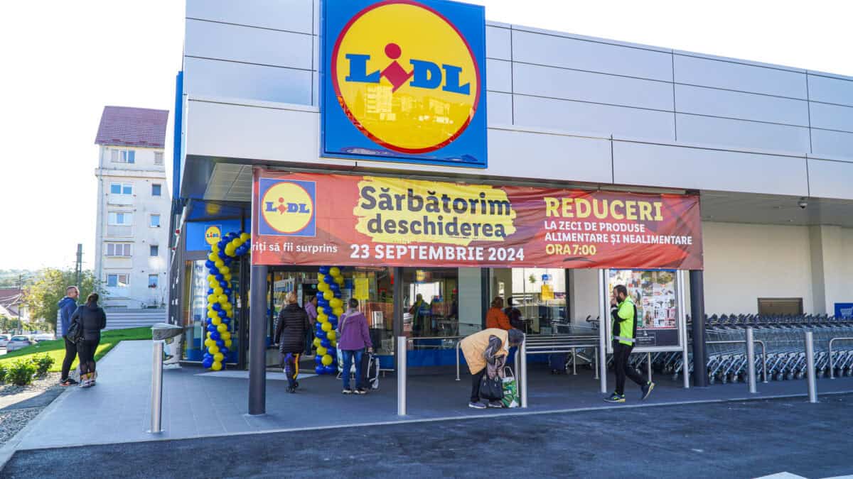 Sibienii au luat cu asalt cel mai nou magazin Lidl din Sibiu. „Suntem pregătiți” (foto, video)