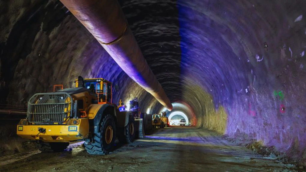 Porr a depășit două treimi din forajul primului tunel de pe autostrada Sibiu - Pitești (video)