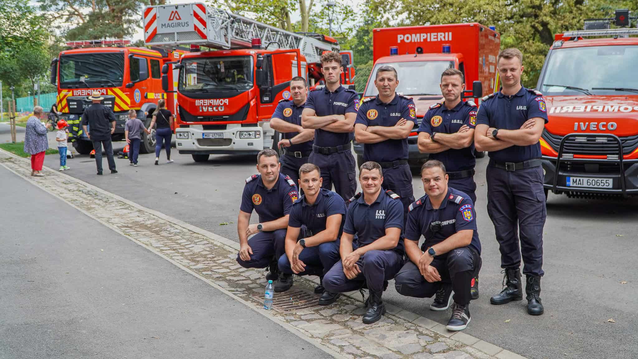 Expoziție de mașini și tehnică de pompieri în parcul Sub Arini - Copiii, mici eroi pentru o zi (foto video)