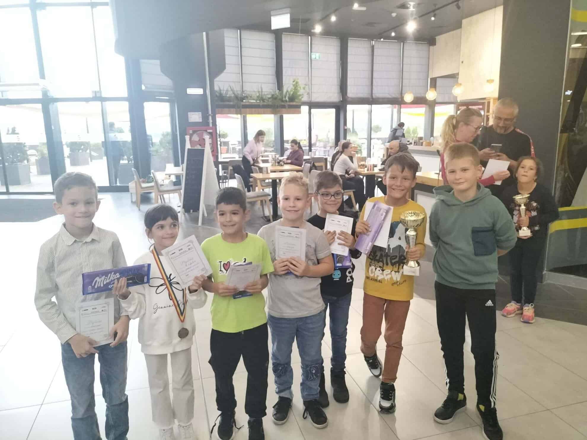 sportul minții prinde aripi la sibiu. ,,exilat” din școli, șahul este tot mai popular la afterschool-uri (foto)