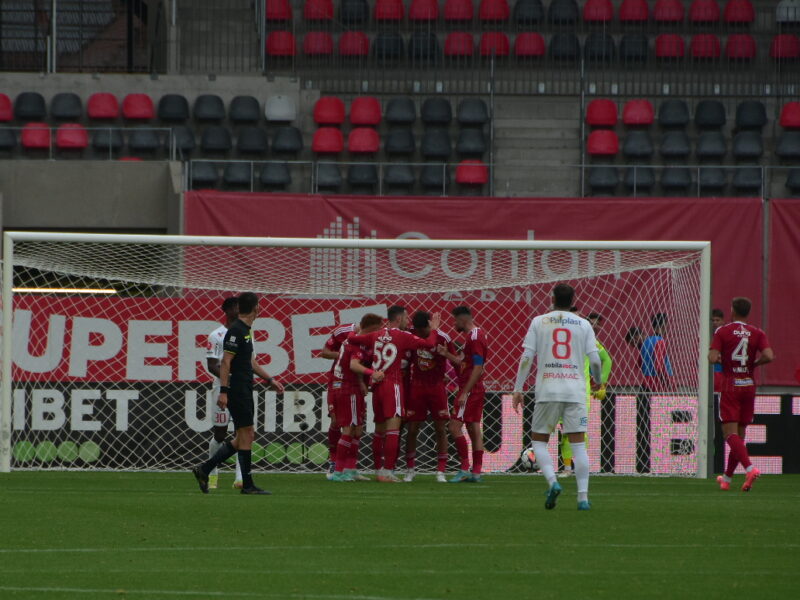 FC Hermannstadt umilită pe “Municipal”. Sibiu a pierdut la scor cu Sepsi (video foto)