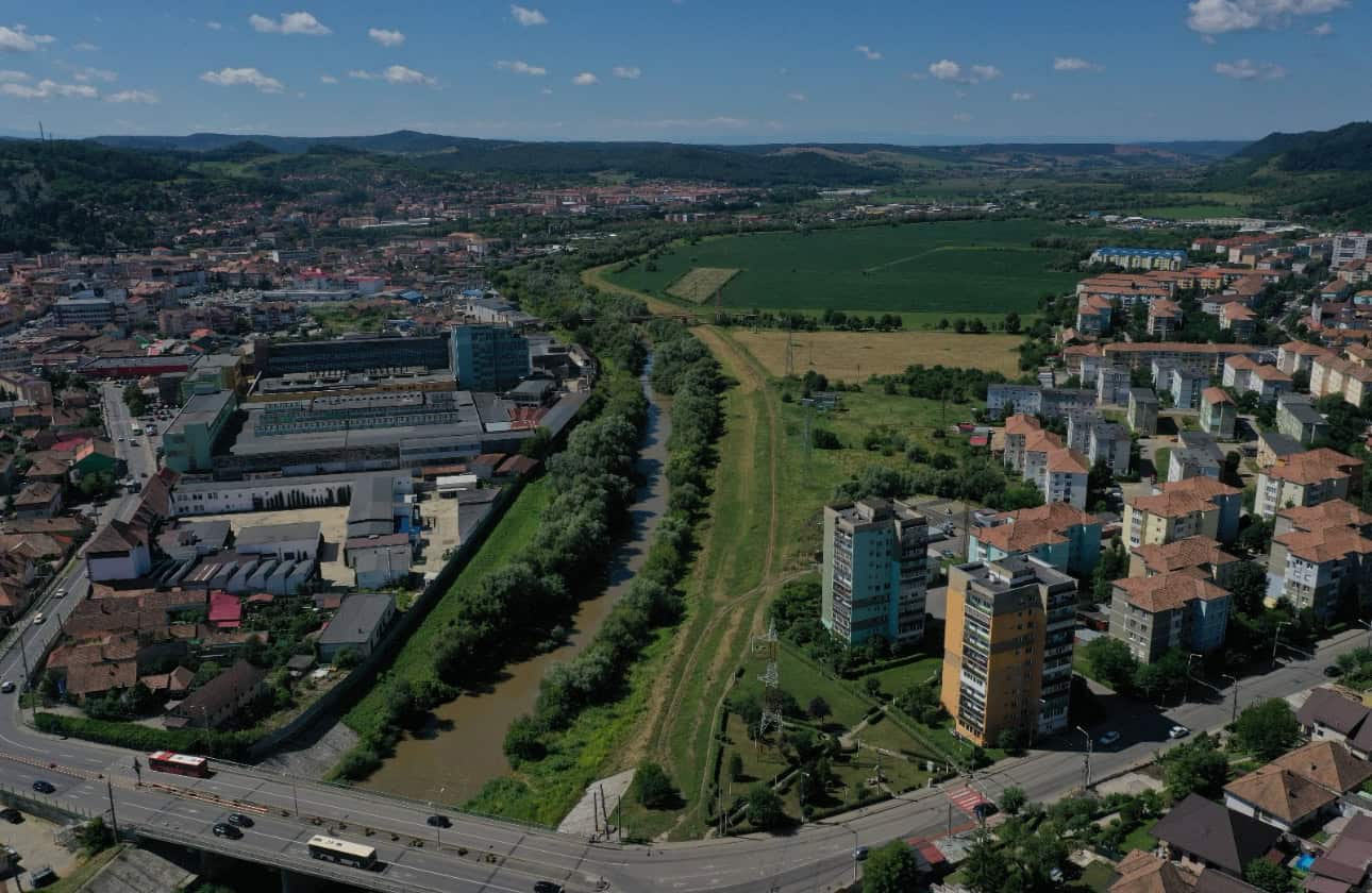 proiect de amenajare a malurilor din mediaș ale râului târnava mare. cuprinde și piste pentru bicicliști (video)