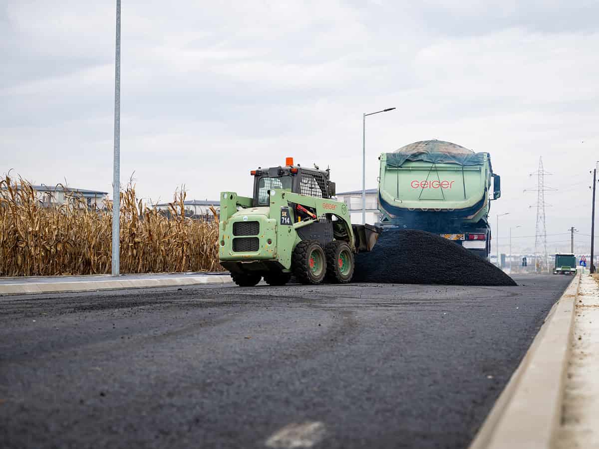 Lucrările de modernizare la strada Varșovia sunt aproape gata (foto)