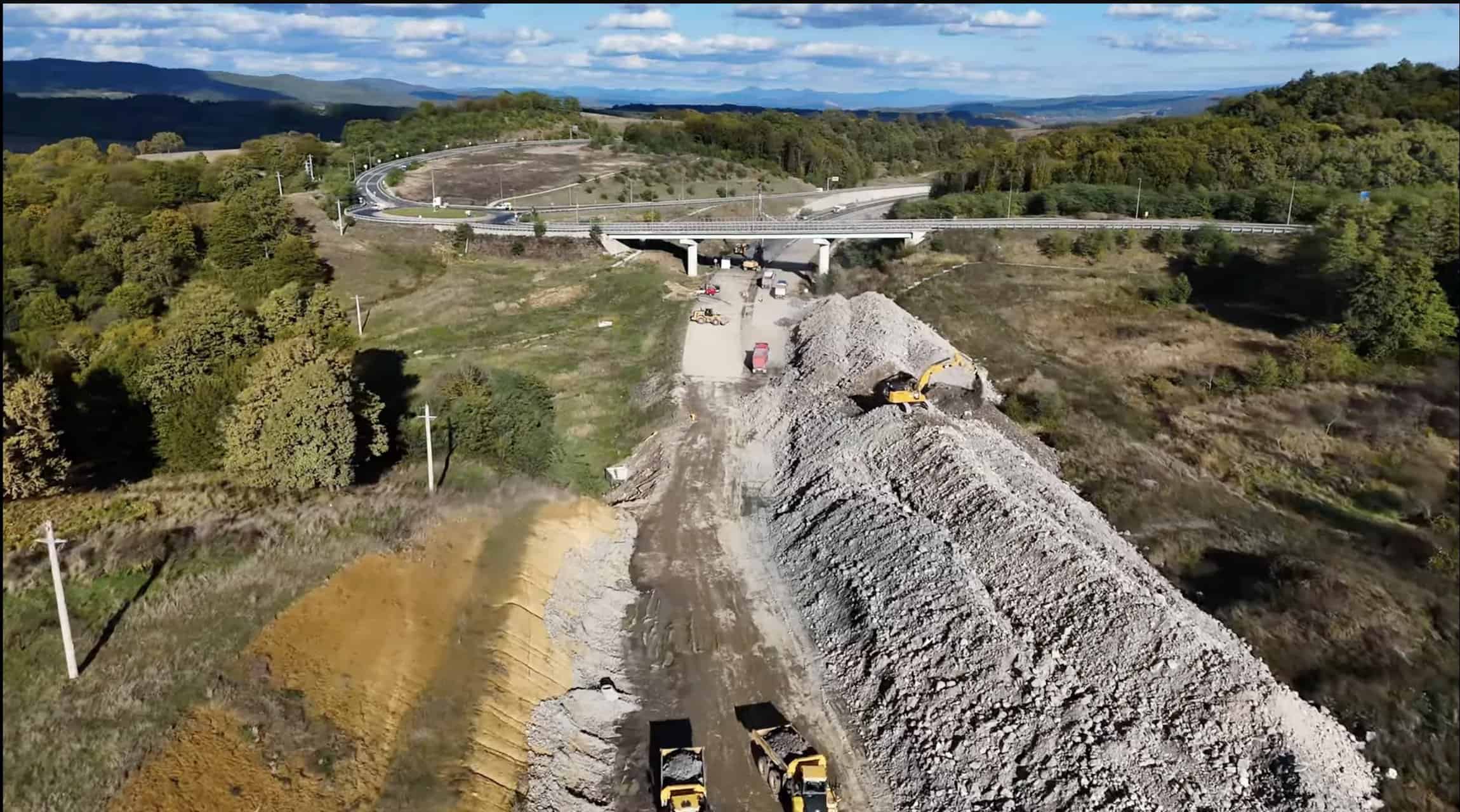 Cum se derulează lucrările de pe ”ciotul” de autostradă lipsă între Sibiu și Nădlac (video)