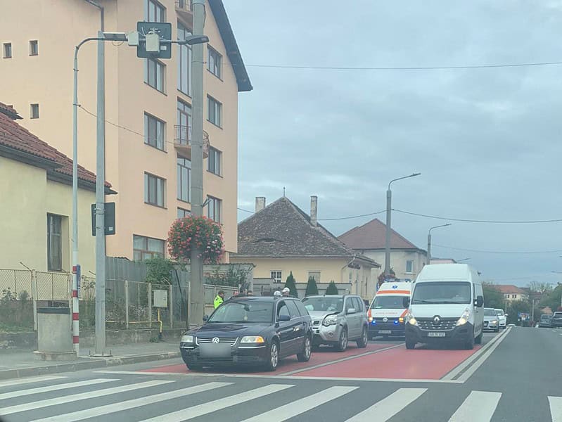 accident pe strada bâlea. o femeie a fost rănită (foto)