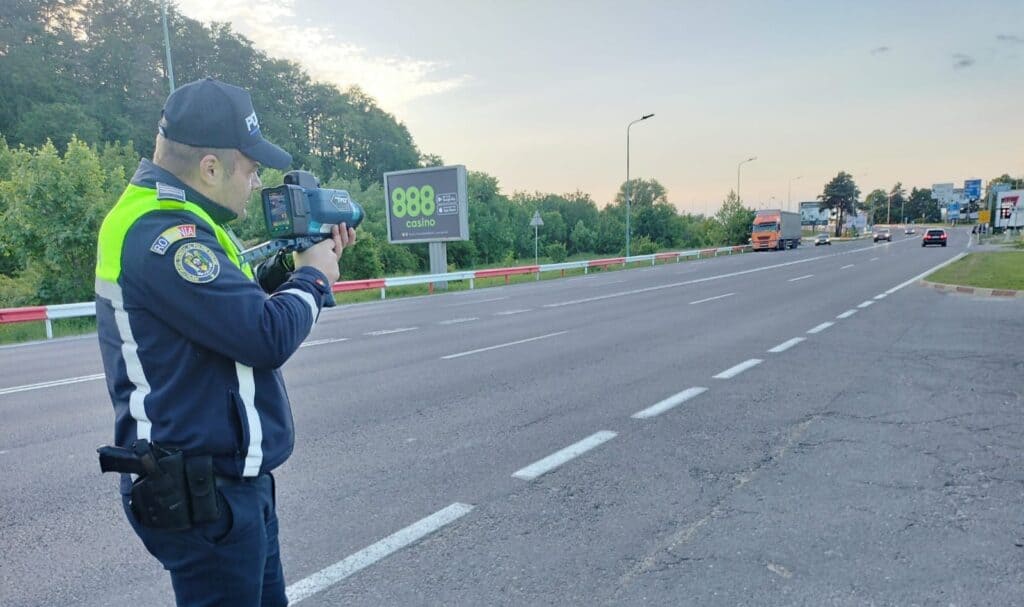 acțiune radar pe dn1 între sibiu și brașov. zeci de șoferi sancționați